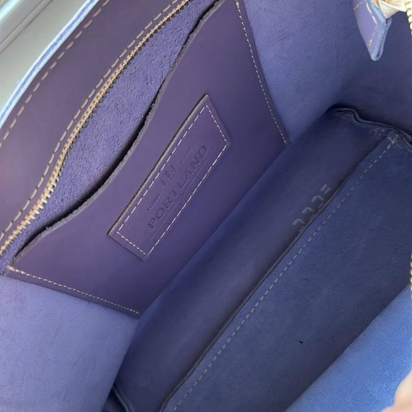 Portland Leather medium Lavender crossbody Tote Bag - Picture 5 of 5
